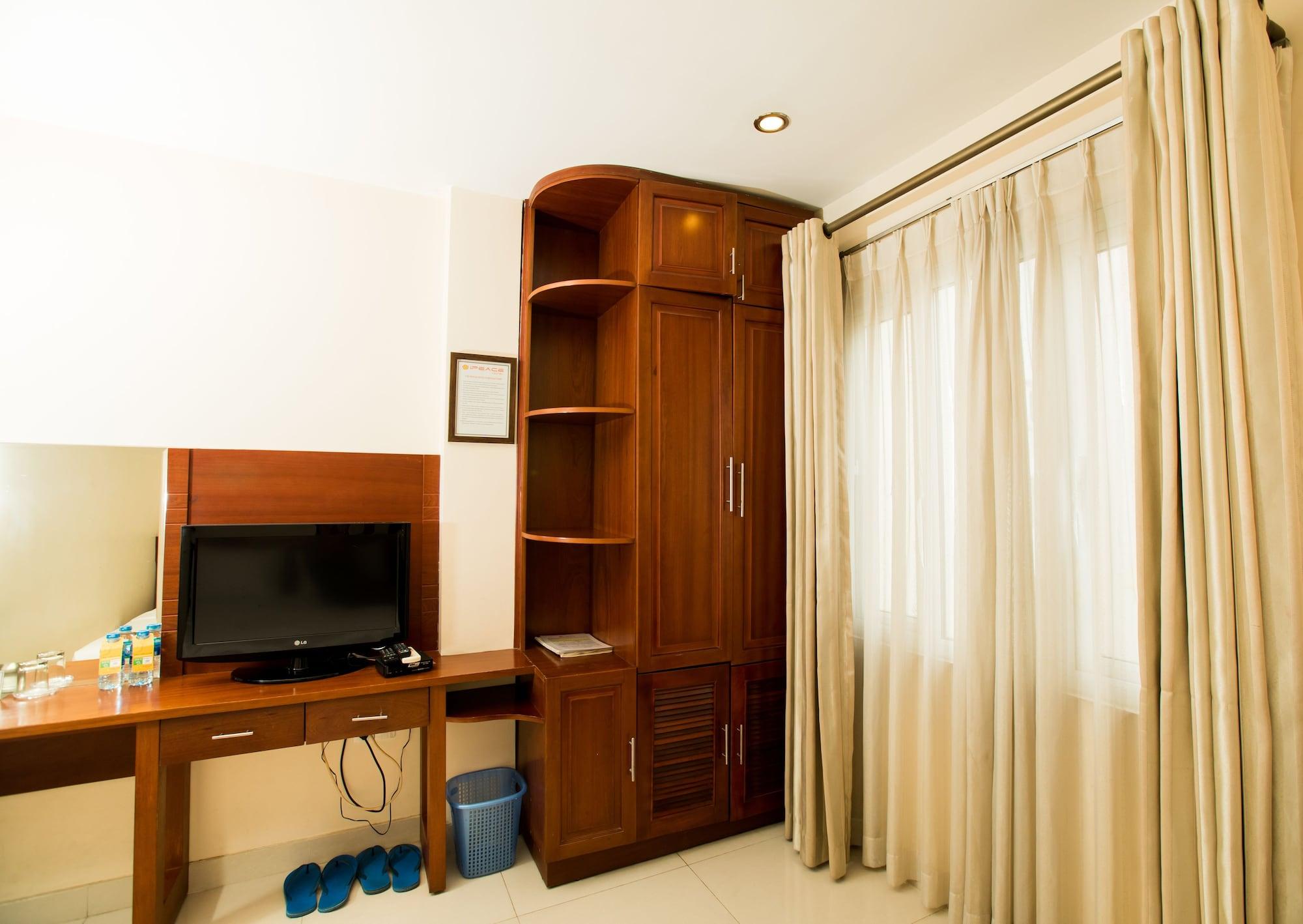 Ipeace Hotel - Bui Vien Walking Street Ho Chi Minh City Exterior photo