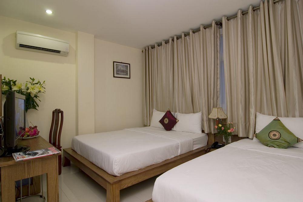 Ipeace Hotel - Bui Vien Walking Street Ho Chi Minh City Exterior photo