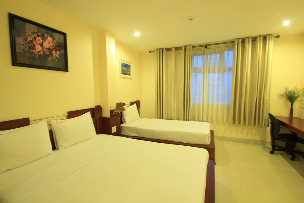 Ipeace Hotel - Bui Vien Walking Street Ho Chi Minh City Exterior photo
